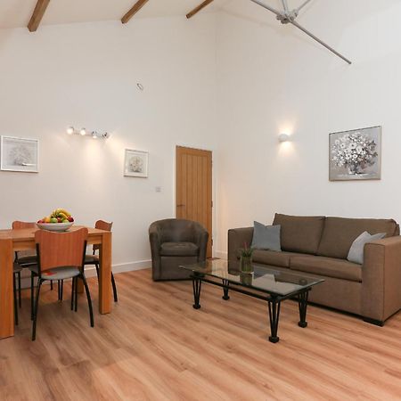 Strawberry Line, Apartment 2 Wells Bagian luar foto
