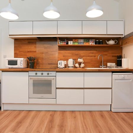 Strawberry Line, Apartment 2 Wells Bagian luar foto