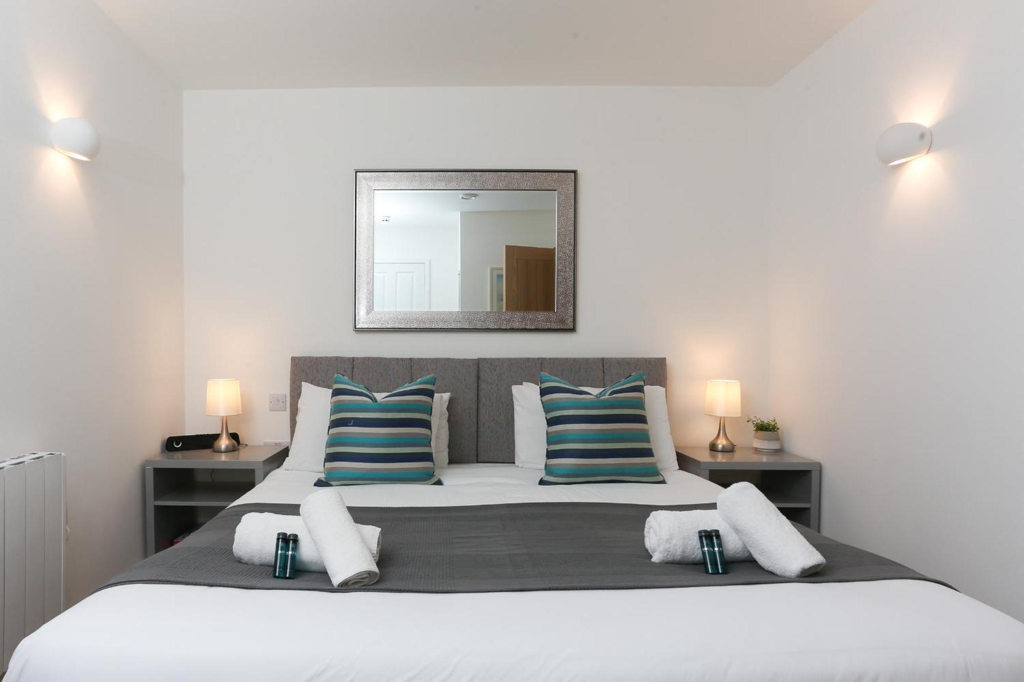 Strawberry Line, Apartment 2 Wells Bagian luar foto