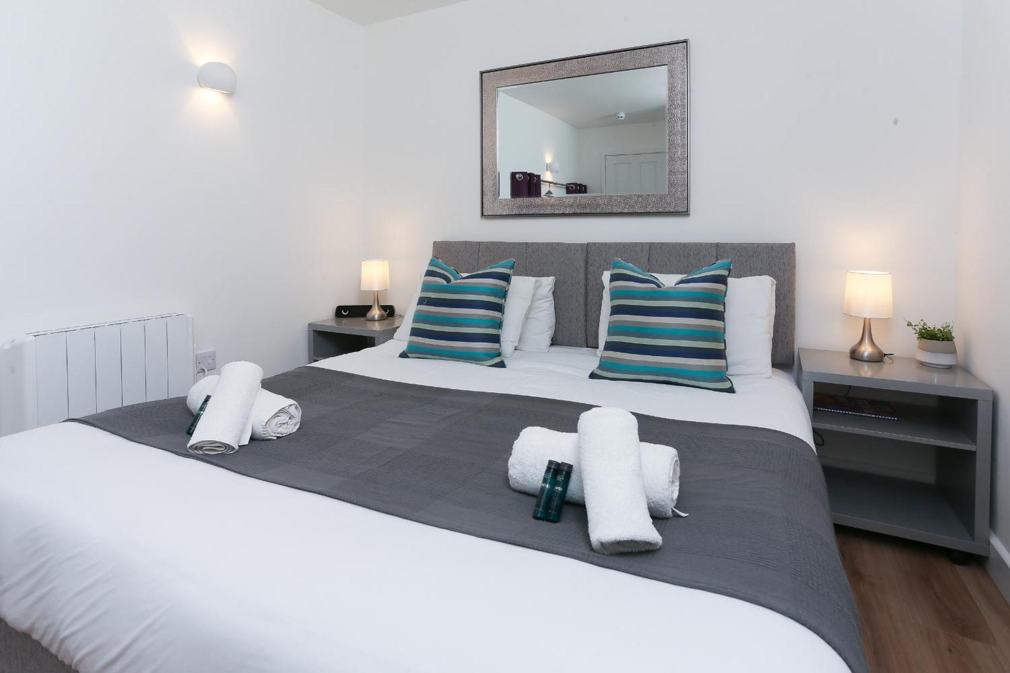 Strawberry Line, Apartment 2 Wells Bagian luar foto